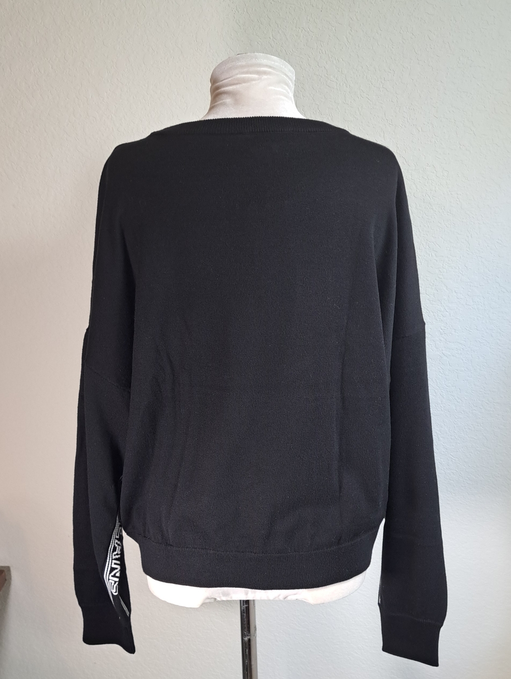 DKNY Women’s NWT Black White Logo Crewneck Sweater Long Sleeve Cotton Size XL - Picture 5 of 13